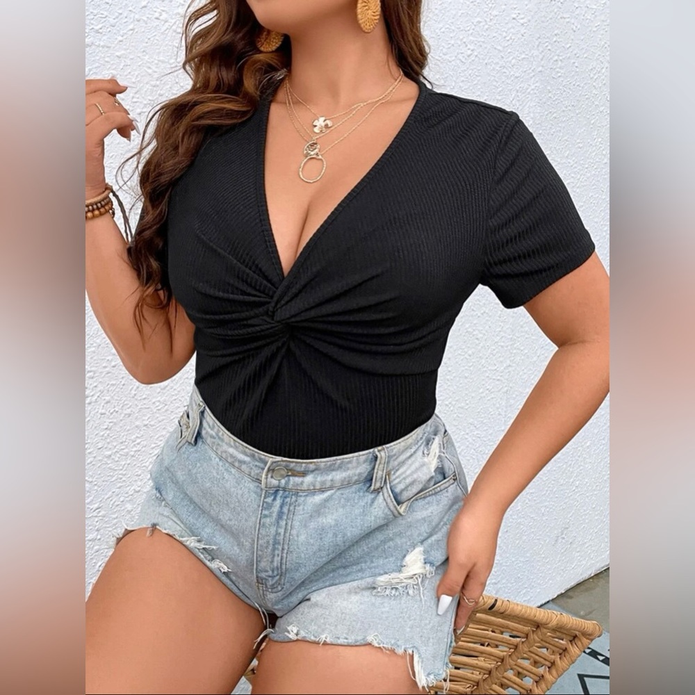 NWOT SHEIN VCAY Plus 3X Black Twist Front Plunging Neck Bodysuit